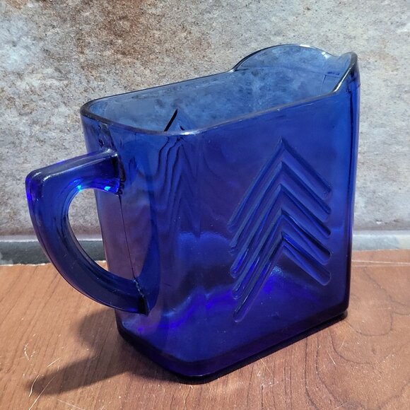Vintage Cobalt Blue Chevron Pattern Depression Glass Creamer Pitcher - Picture 7 of 12